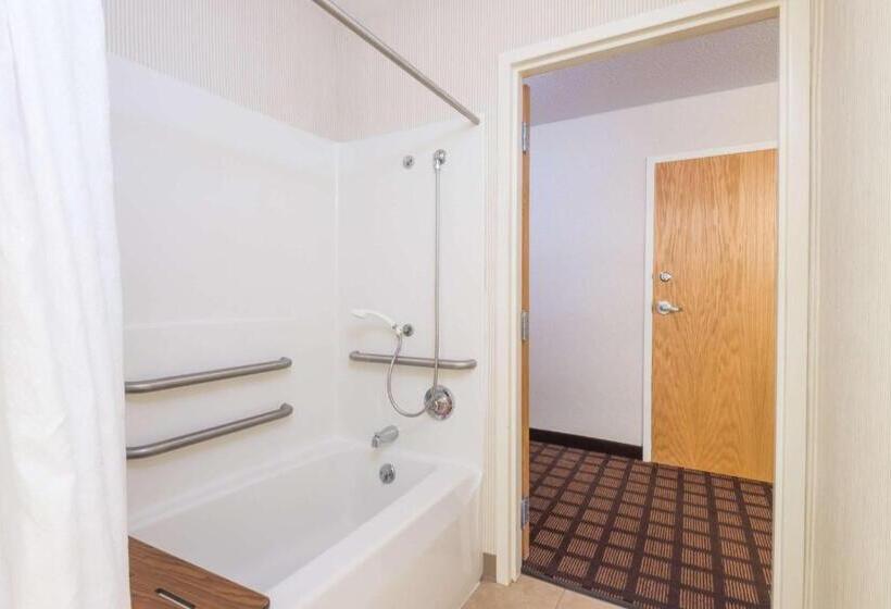 Номер Стандарт Адаптированный для Инвалидов, Microtel Inn & Suites By Wyndham Uncasville Casino Area