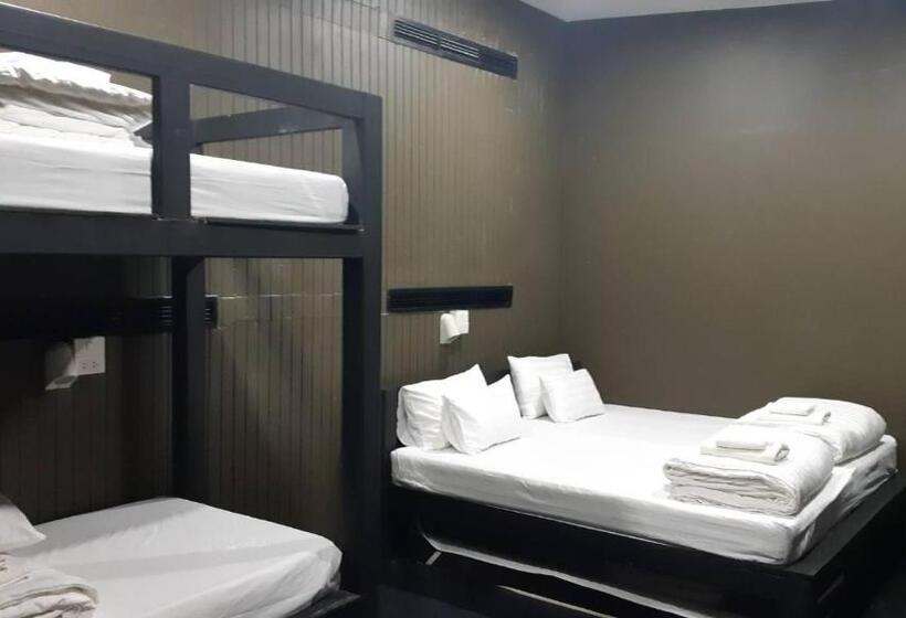 اتاق خانوادگی, Capsule Hostel Chiangkhan