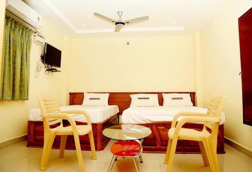 Номер Стандарт с Балконом, Shubhanga Residency