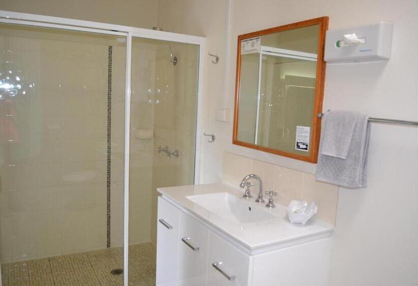 Номер Стандарт, Gatton Motel