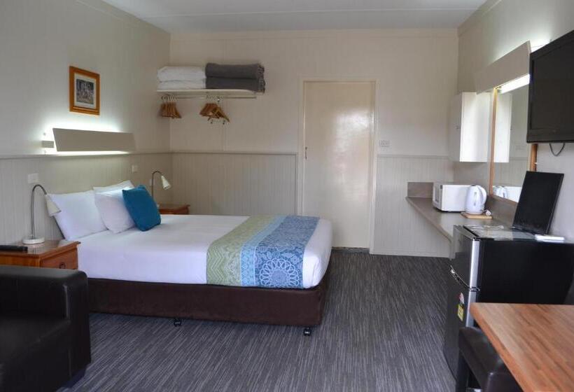 Номер Стандарт, Gatton Motel