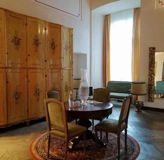 Номер Deluxe, Castello Di Compiano Hotel Relais Museum