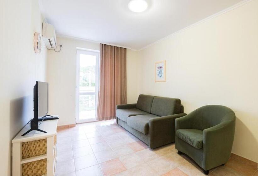 חדר סטנדרט נוף להרים, Aparthotel Roccia