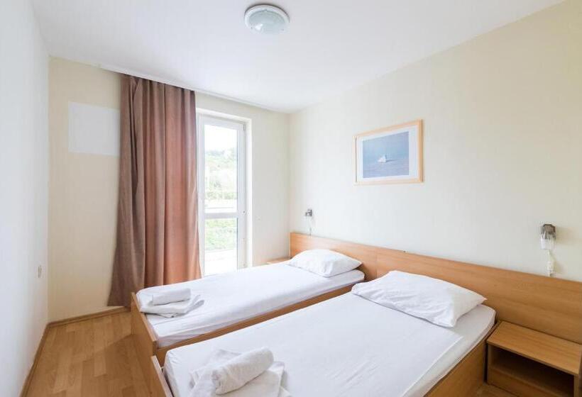 חדר משפחתי נוף להרים, Aparthotel Roccia