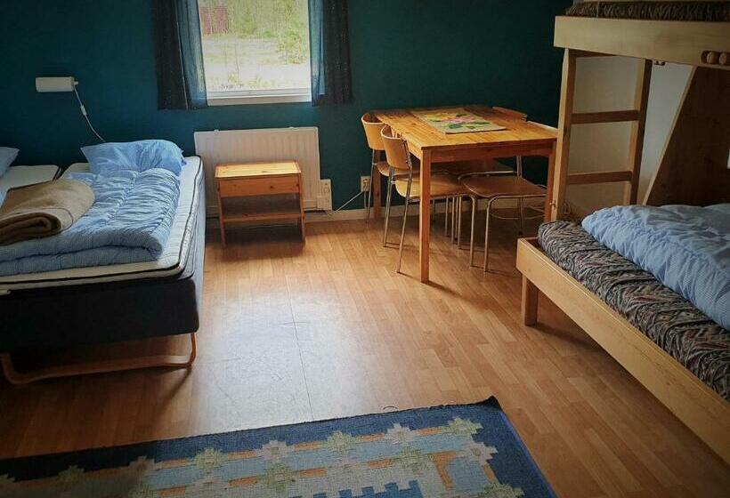 家庭间, Hostel And Vandrarhem Lupin Naturcamping Lagom