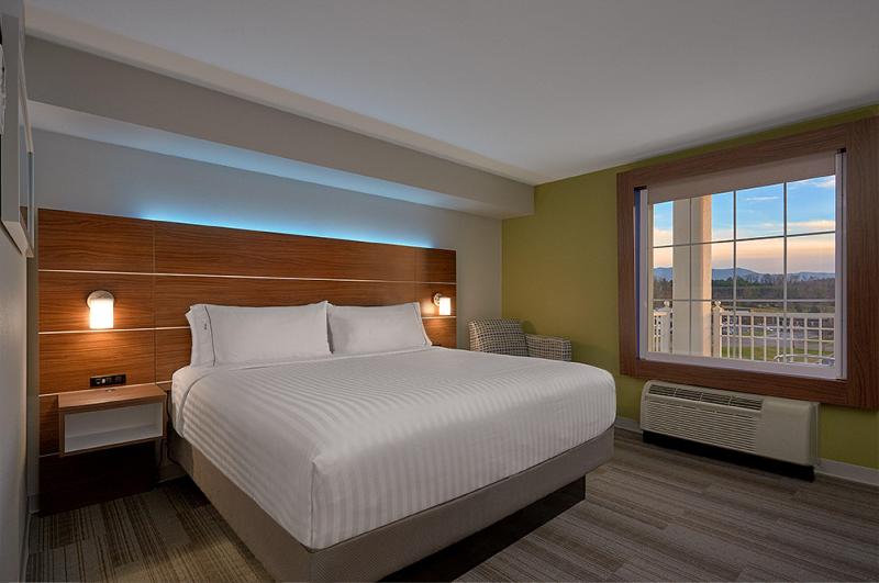 适合残疾人士使用的套间, Holiday Inn Express And Suites Pigeon Forge Sevierville By Ihg