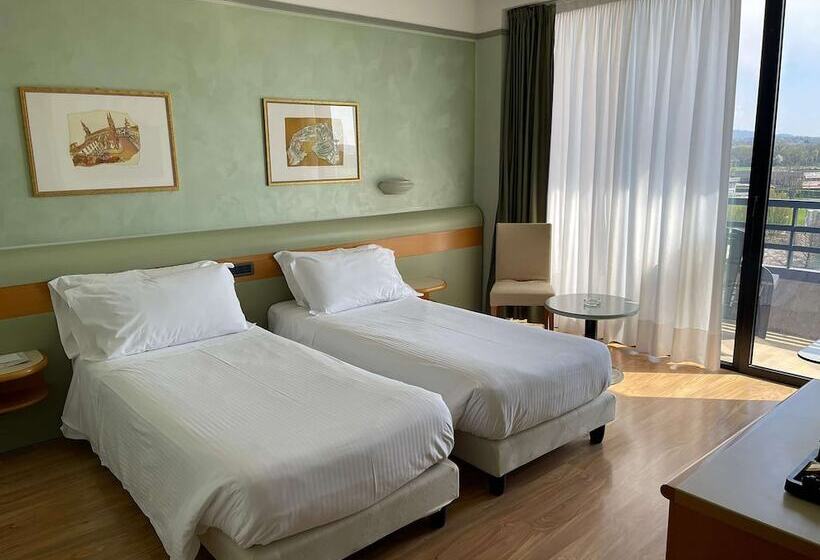 Номер Стандарт с Балконом, Best Western Hotel Leonardo Da Vinci