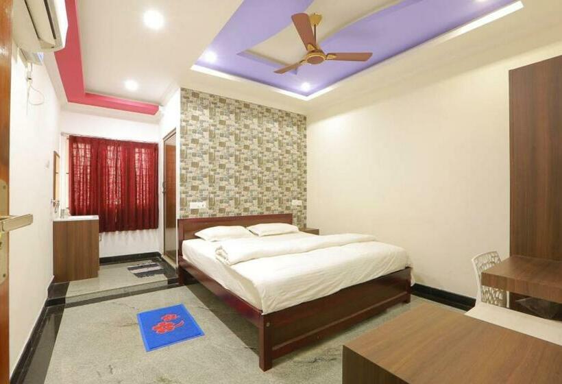 Номер Deluxe, Rr Residency