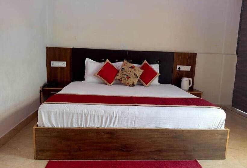 디럭스 룸, Sunny Pines Resort