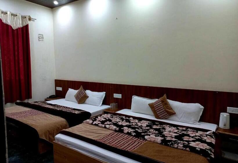 패밀리 룸, Sunny Pines Resort