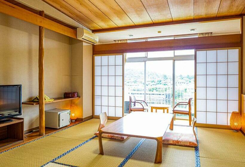 Номер Стандарт Вид на Озеро, Kameyama Onsen