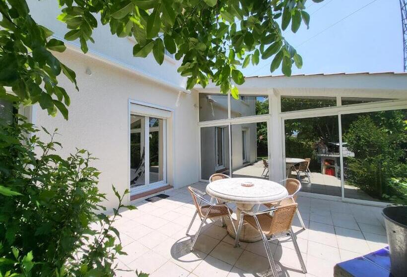 Четырехместный Номер Стандарт Вид на Сад, Maison Venitia