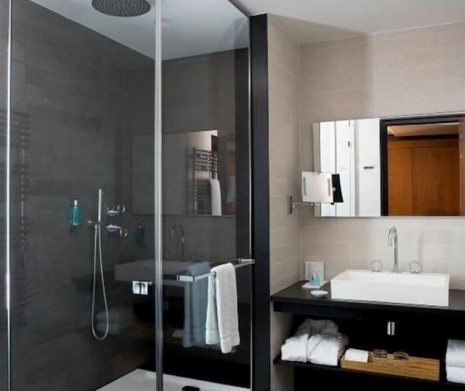 Номер Deluxe, La Pyramide  Maison Henriroux