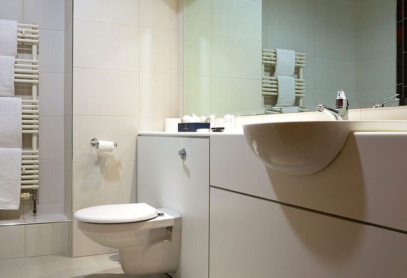 Номер Стандарт Трехместный, Lady Gregory Hotel, Leisure Club & Beauty Rooms