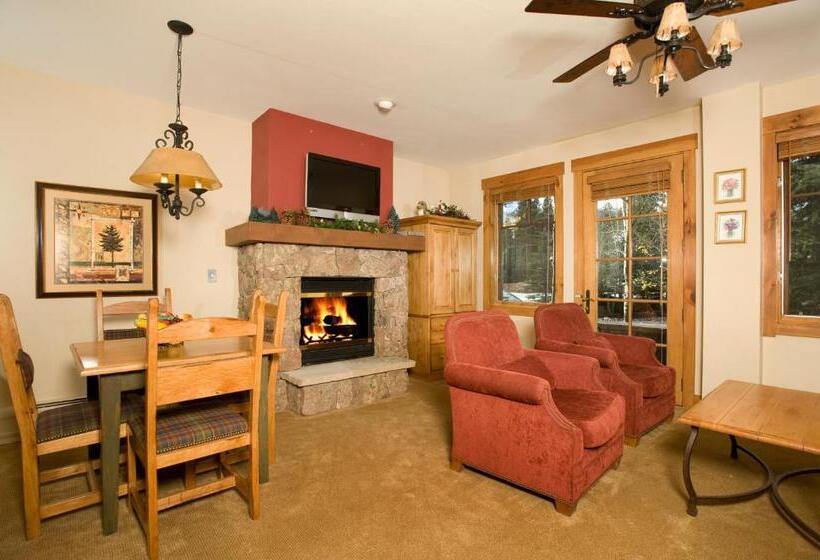 סטודיו סופריור, Mountain Thunder Lodge