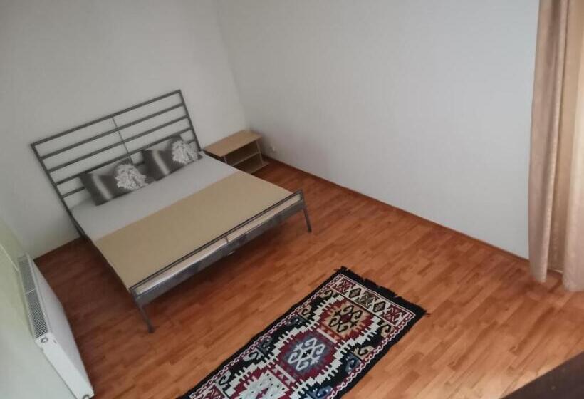 سوئیت 2 خوابه, Natalia Guesthouse