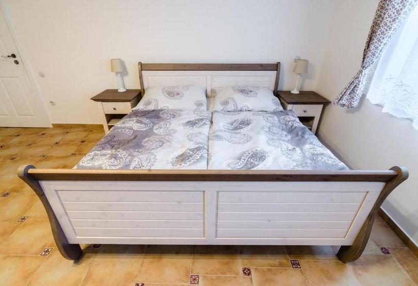 Четырехместный Номер Стандарт, Guesthouse Sam
