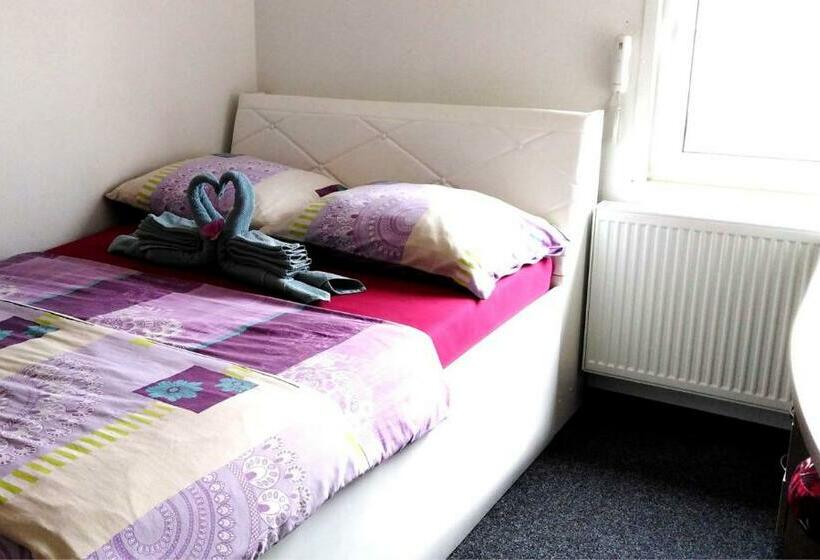 Номер Стандарт Вид на Сад, Styria Hotel Chvalovice