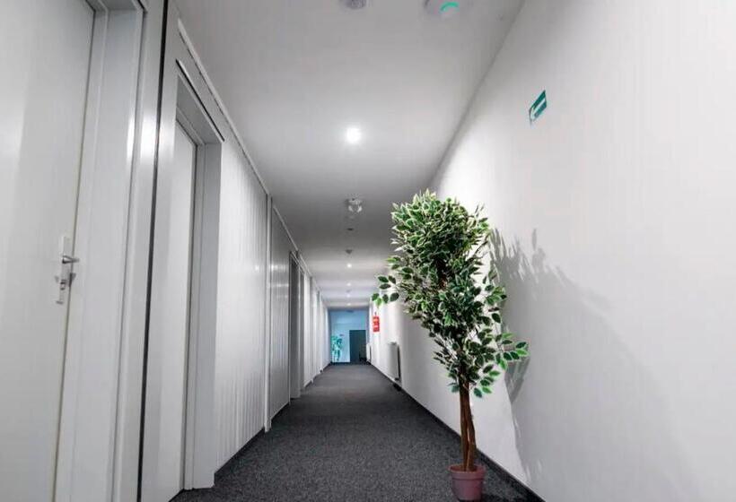 Номер Стандарт Вид на Сад, Styria Hotel Chvalovice
