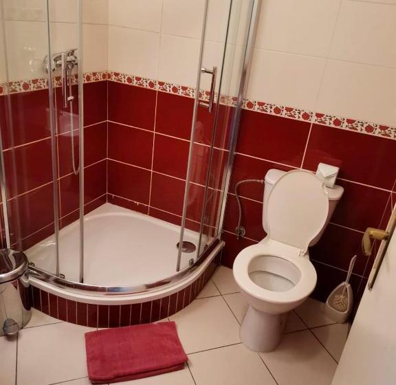 Четырехместный Номер Economy, Styria Hotel Chvalovice