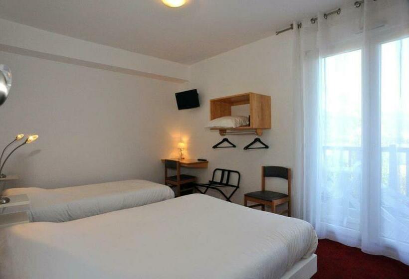 Номер Стандарт Трехместный, Hôtel Chez Pierre D'agos