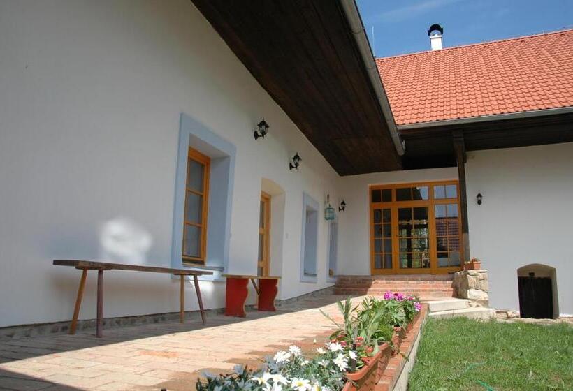 Апартаменты 2 Спальни, Bořetínský Statek