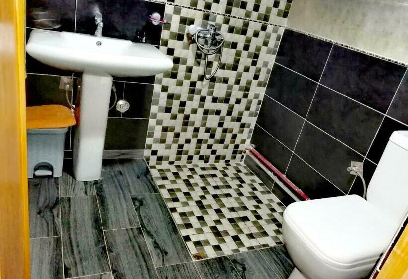 Номер Стандарт, Tamanoucht
