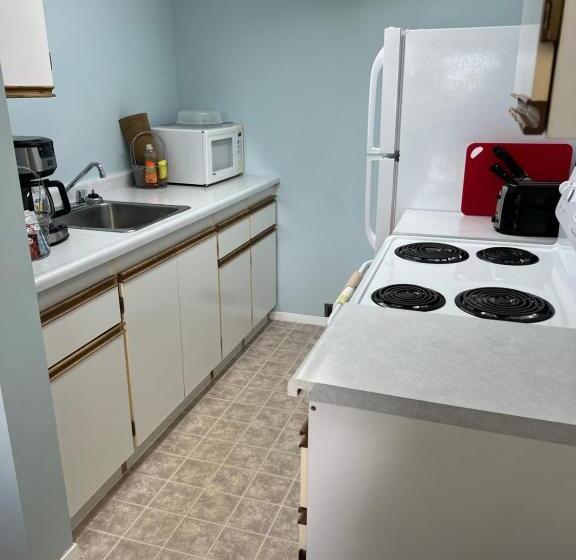 Люкс 2 Спальни, Bear Country Inn And Suites