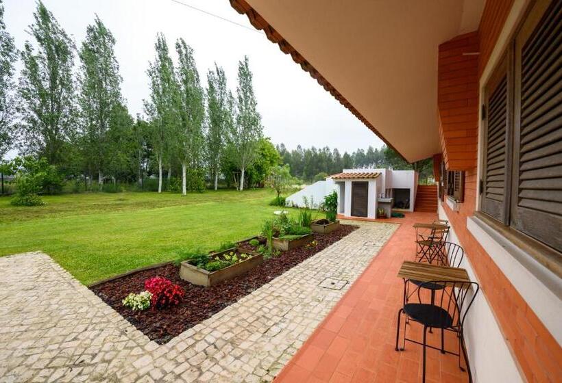 Дом 4 Спальни, Greenside Of Sea Hostel