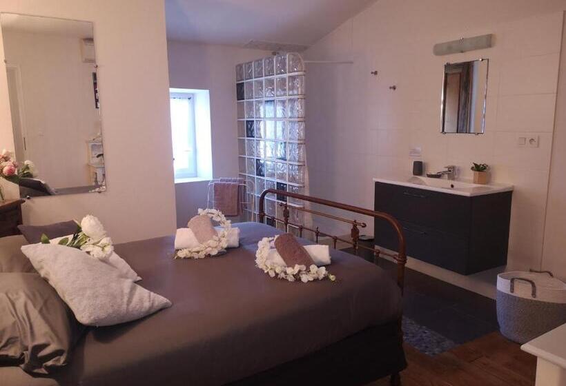 Номер Стандарт, Auberge De L Helvie Chez Coco & Ricou
