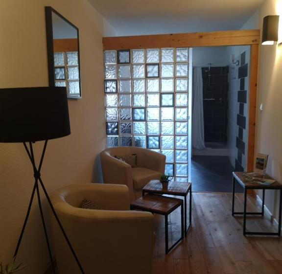 Люкс 2 Спальни, Auberge De L Helvie Chez Coco & Ricou