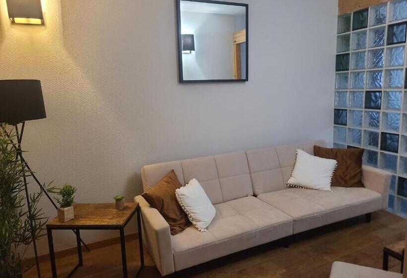Люкс 2 Спальни, Auberge De L Helvie Chez Coco & Ricou