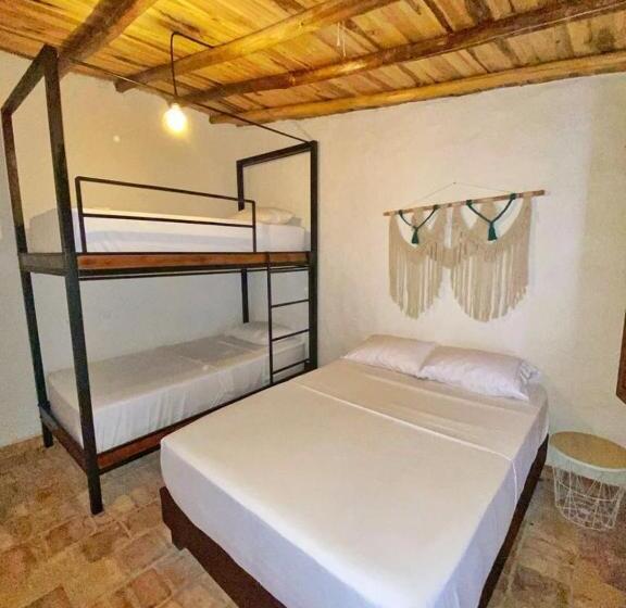 Номер Стандарт Совместная Ванная, Traveler Hostel