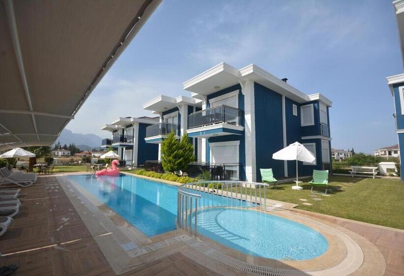 ویلای یک اتاق خوابه با استخر شنا, Camyuva Beach