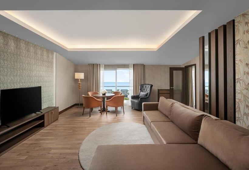 带大床的套房, Papillon Ayscha Resort & Spa