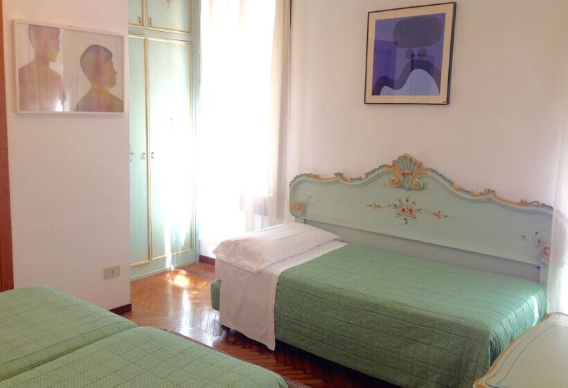 Habitació Triple Estàndard, Serenissima