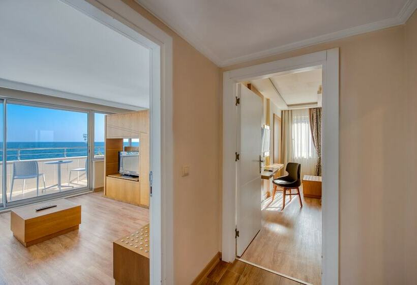 سوییت با چشم‌انداز دریا, Sealife Family Resort