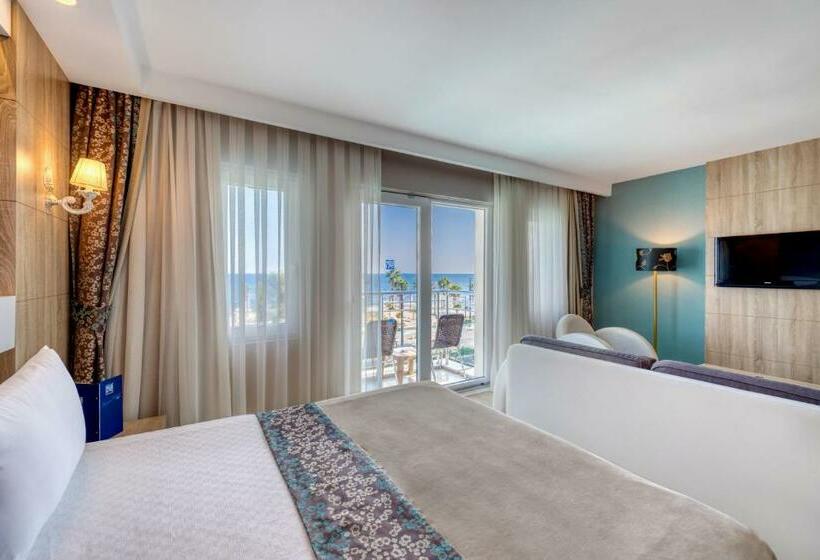 سوییت جونیور با چشم‌انداز دریا, Sealife Family Resort