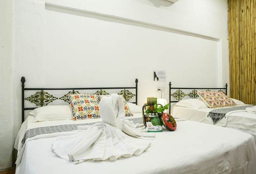 Camera Familiare, Ohana House Hq