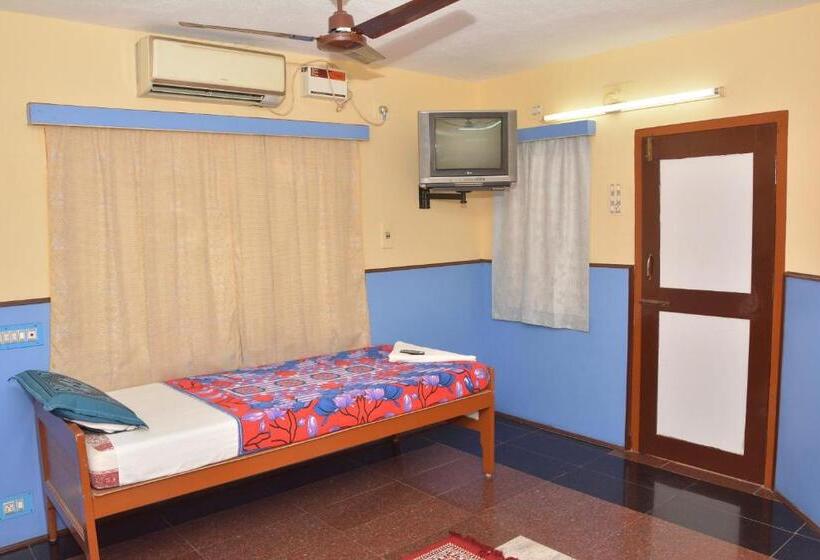 带阳台的三人标准间, Siva Guest House