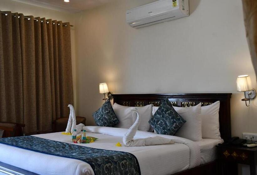 스탠다드 룸 킹사이즈 침대, Prime Neelkanth Forest Retreat Resort