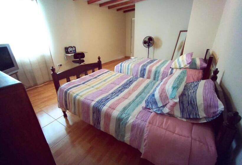غرفة قياسية, Enhebra House