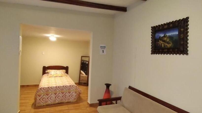 غرفة قياسية فردية, Enhebra House