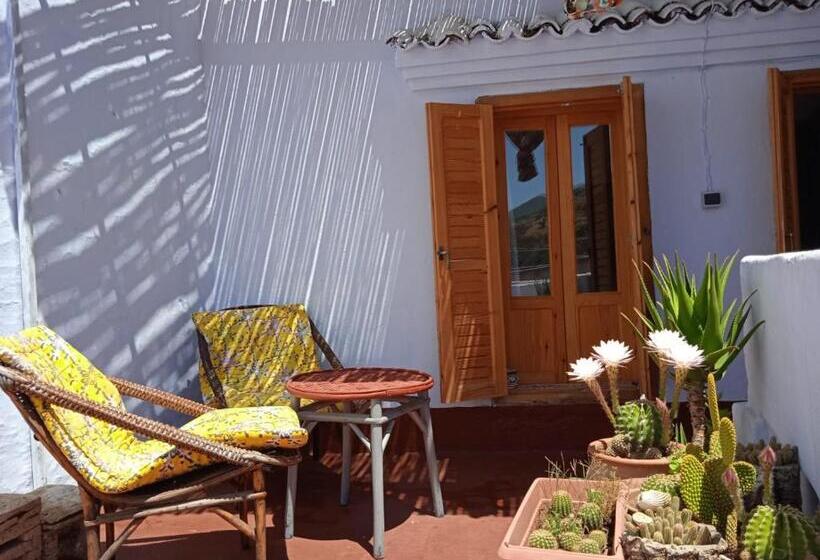 Номер Стандарт Трехместный, Vallparadis Pension Familiar Firdaus