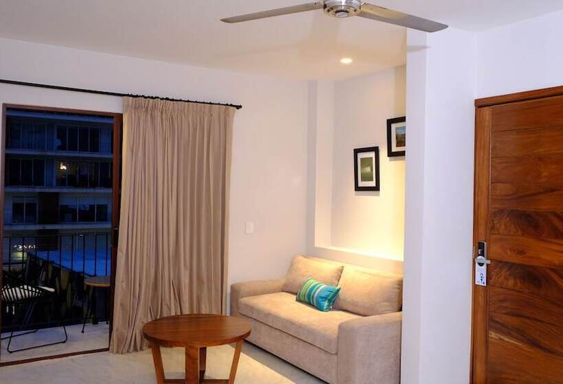 Junior Suite, Eloisa