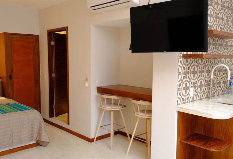 Junior Suite, Eloisa