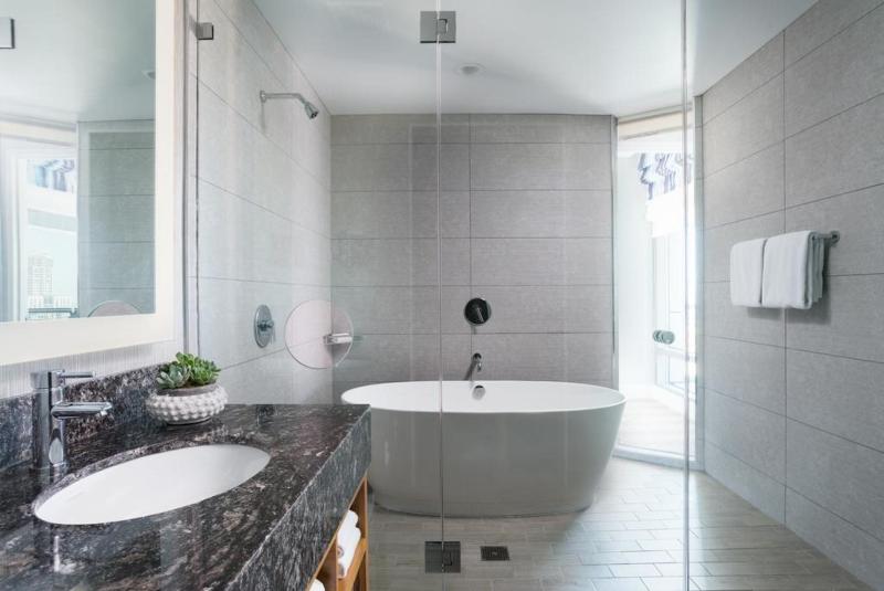 Suite, Eloisa