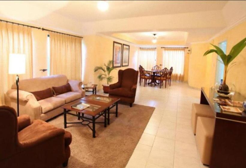سوئیت خانواده 2 خوابه, Buganvillas Hotel Suites