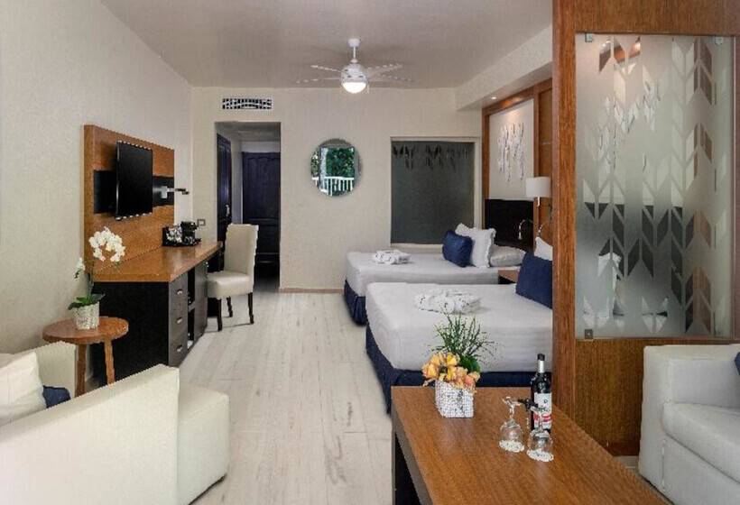 Superior Junior Suite, Ocean Blue & Sand - All Inclusive