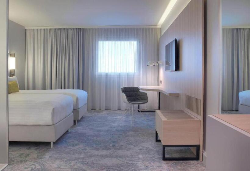Номер Deluxe, The Jangle Hotel   Paris   Charles De Gaulle   Airport